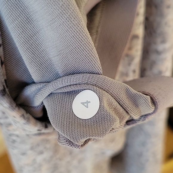 Lululemon Athletica Yoga Power Y Tank Silver Gray Size 4 - Picture 6 of 10